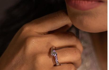 Trending White Topaz Rings 2025 – Clio Jewellery Dubai