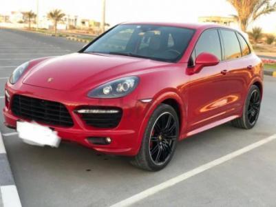 Lowest Kms 2013 Porsche Cayenne GTS 4.8 / FULL PORSCHE SERVICE HISTORY /GCC