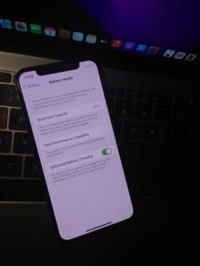 IPHONE XS 256GB SILVER - Dubai
