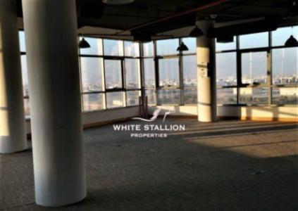 LARGE OFFICE + AMAZING VIEW + GLASS PARTITIONS IN DSO