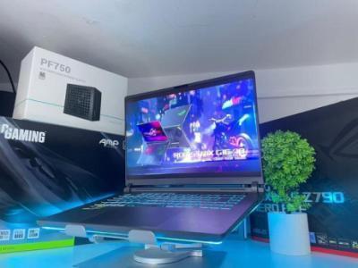 ROG Strix G16 (2025)