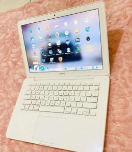 Apple Macbook 0557141572 -