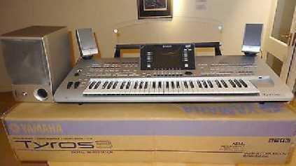 Yamaha Tyros 5 61 Key Arranger Workstation Keyboard