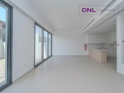 Vacant | 3 Bedrooms | Single Row | Landscaped