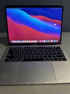 Apple MacBook Pro touchbar