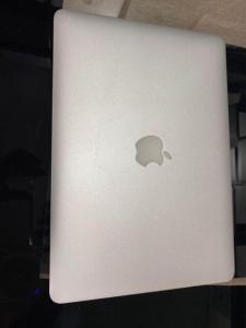 MacBook Air : +971501250408