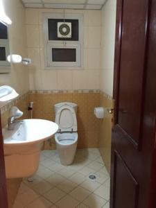 NEAT AND CLEAN ROOM WITH SEPARATE BATHROOM on rent