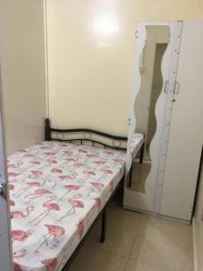 Couple partition available near metro 1200 all included