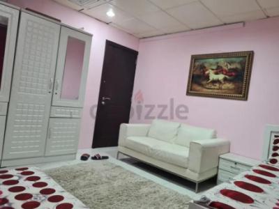 Room for rent in sheikh zayed road close to finical center m