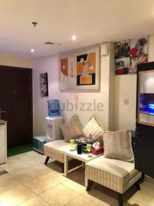 EXCELLENT! EXECUTIVE BEDSPACE 4 FEMALE TECOM BARSHA