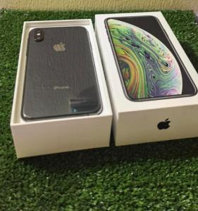 IPHONE XS 64GB BLACK - BOX AND ACCESSORIES