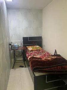 MALE PARTITION AVAILABLE 1400 AED NEAR SOUQ EXTRA IT PLAZA