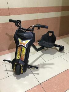 Electric scooter -