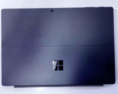 Microsoft Suraface Pro 7 -