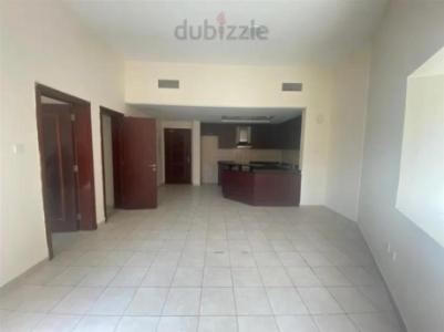 1 MONTH FREE !!! MULTIPLE CHQS !!! READY TO MOVE IN !!!