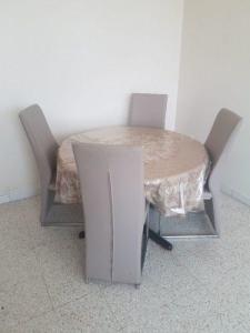Dining Table and chairs for sale