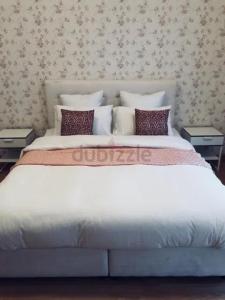 Apartment NEXT TO METRO