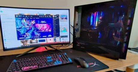 Gaming PC, gaming monitor