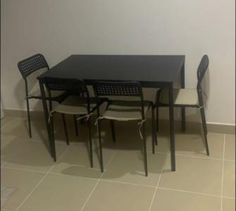 Dining table + 6 chairs