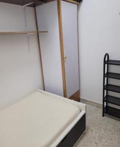 Nice Maid's room available now for 1 Filipina lady. All In at aed 1,300.