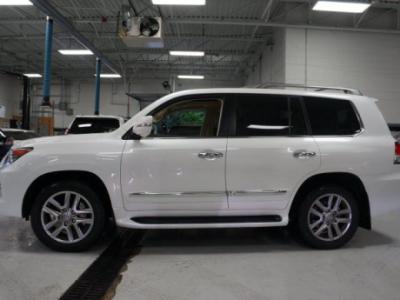 للبيع لكزس لي 570 2015