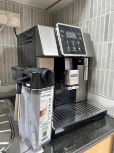 De'Longhi Perfecta Evo Fully Automatic Coffee Machine - Black