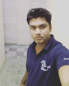 uae driving licenc with 9 year experience