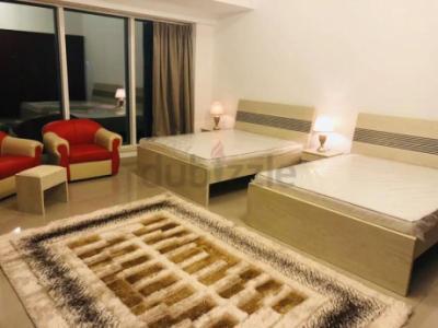 Amazing bedspace full sea view in new penthouse for ladies