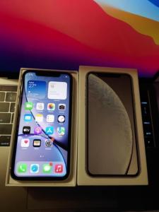 iPhone XR (128GB) - White