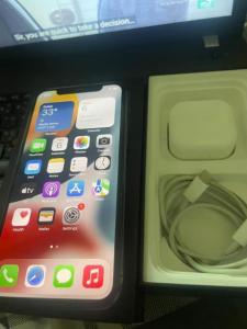 Iphone 11pro 64 gb. Dual sim batry health 80 all working with box and charger tra registered - Dubai
