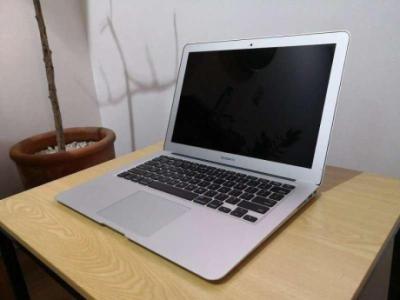 Apple MacBook Air Core I5 128 SSD Storage 4GB Ram 13 Inch Led Display 1.5 GB Graphics Year 2015 -