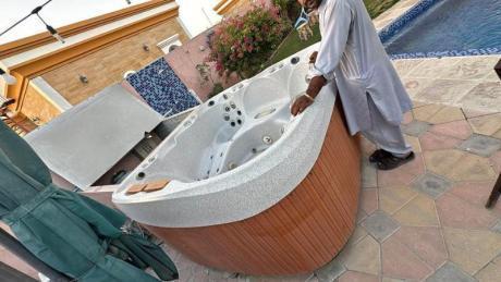 Jacuzzi for sale