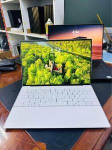 ••DELL XPS 13 9350••