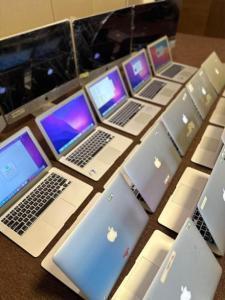 Apple Macbooks