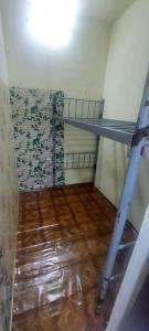 Available solo and couple partion