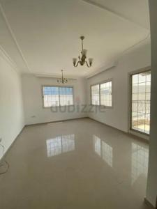 Spacious master bedroom very close to FAB metro