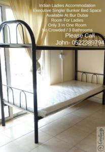 3 beds 3 baths Room only