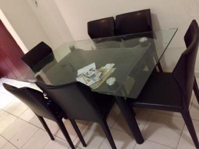 Dining table with 6 seater for sale