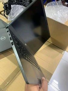 Dell Latitude 7400