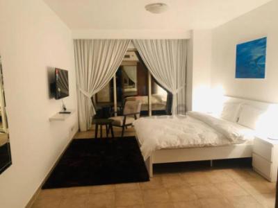 STUNNING Large Master Bed Room - FULL SEA VIEWS - RIGHT AT METRO