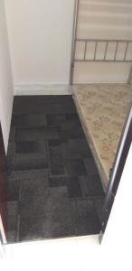 To let partition for solo / 2 girls or couple