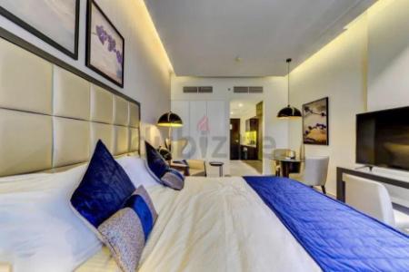 Modern Studio near heart of DOWNTOWN and Dubai Mall ,with balcony