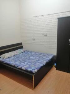 Room Available in Rashidiya near metro station