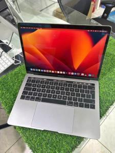 MacBook Pro 2017 Touch bar 16/512gb
