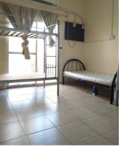 Ladies Bed Space for INDIANS MALAYALI MANGALOREAN MUMBAI TAMIL GOAN Avail 2 Min walk Al Ghubaiba Met