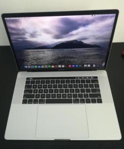 Apple MacBook