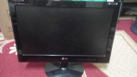 LG 19 INCH MONITOR