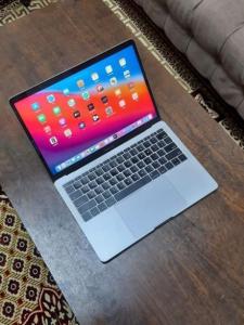 MacBook Pro 2017 | 16 GB Ram | 256 GB SSD | 5 Months Warranty | - Dubai