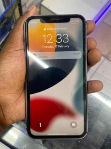 DEAL DEAL iPHONE 11 (purple) 64GB Health 93% 2 months Old