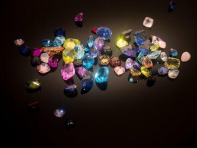 Dubai’s Leading Gemstone Dealer – Shop at Clio Jewellery